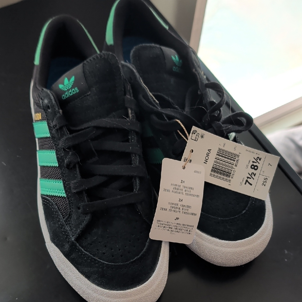 Adidas Black and Green Casual Shoes Size 7.5
